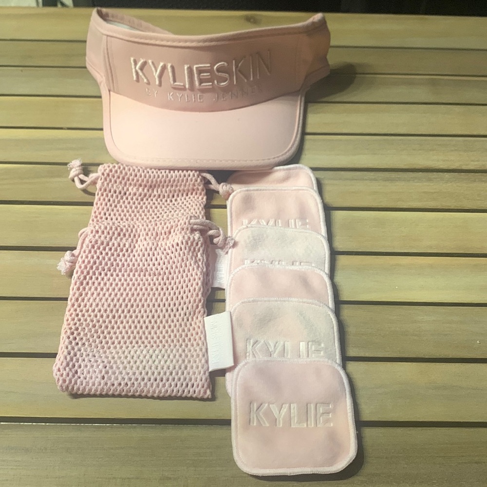 KYLIE COSMETICS-Reusable Facial Cleansing Pads w/Storage Pouch & Matching Visor